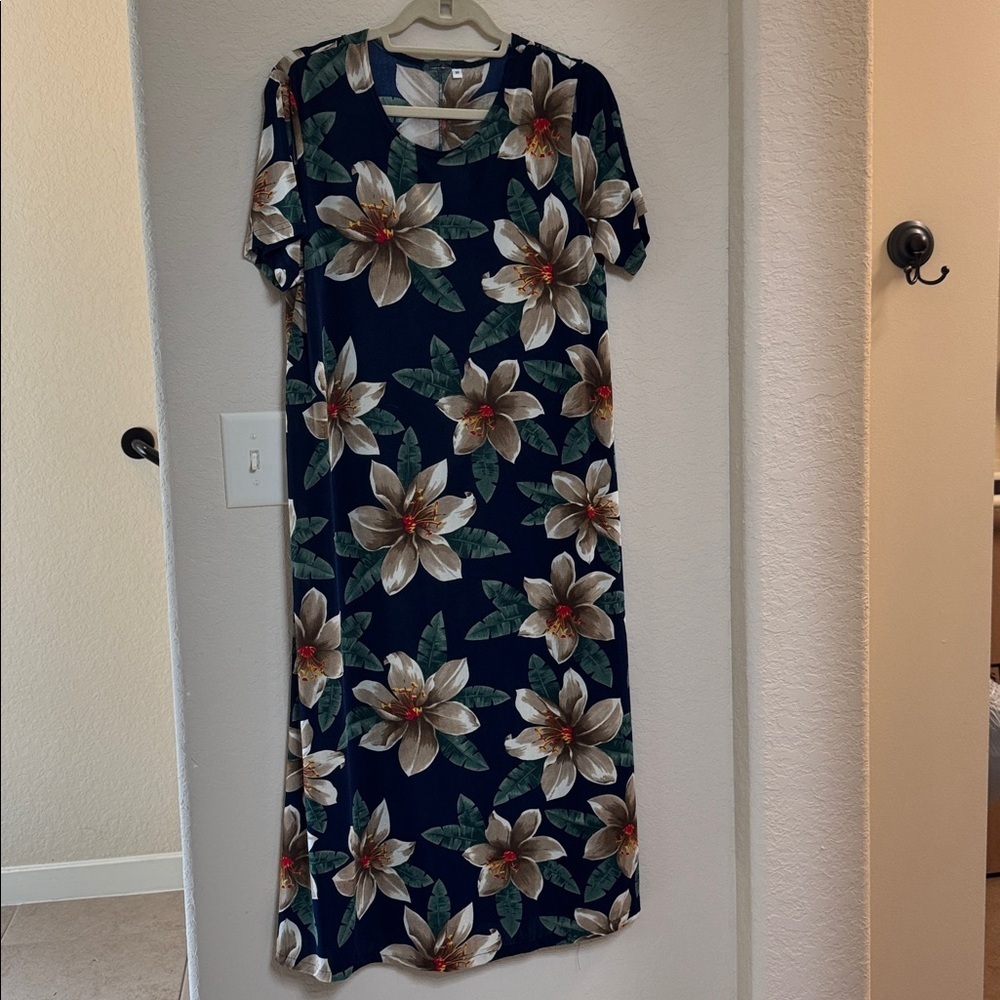 Floral Print Navy Dress Size M Color